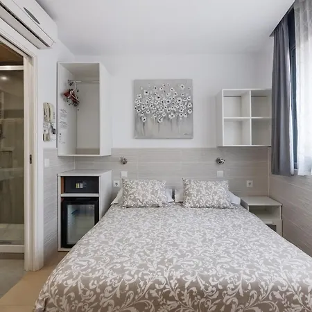 Hostal House-2